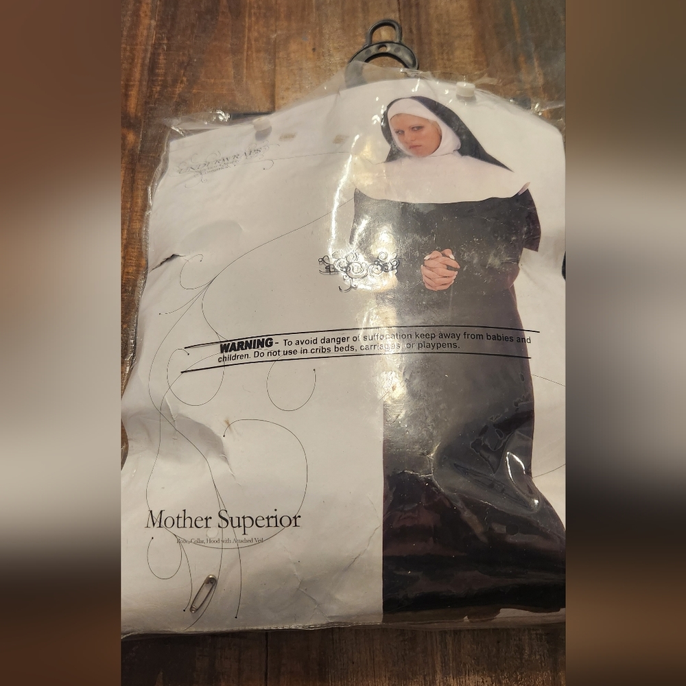 NIB Nuns Costume